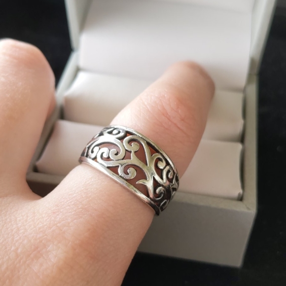 Sterling Silver Swirl Band Ring - Picture 5 of 5